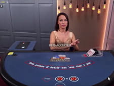 Ultimate Casino Holdem kan spilles så ofte, du vil, på live platformen