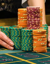 Du rammer måske det rigtige tal eller den rigtige farve, og får dermed udbetalt din gevinst efter roulette-reglerne