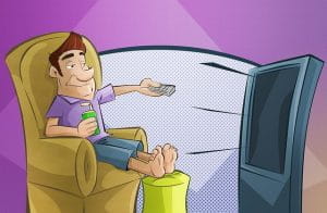 En mand sidder foran et tv med fjernbetjening i hånden.